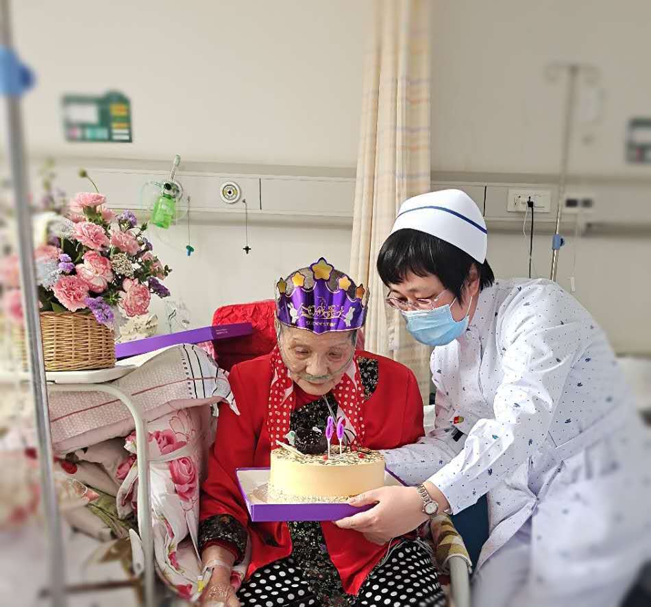 2020.5（二病区 于金凤）院刊投稿.jpg.jpg